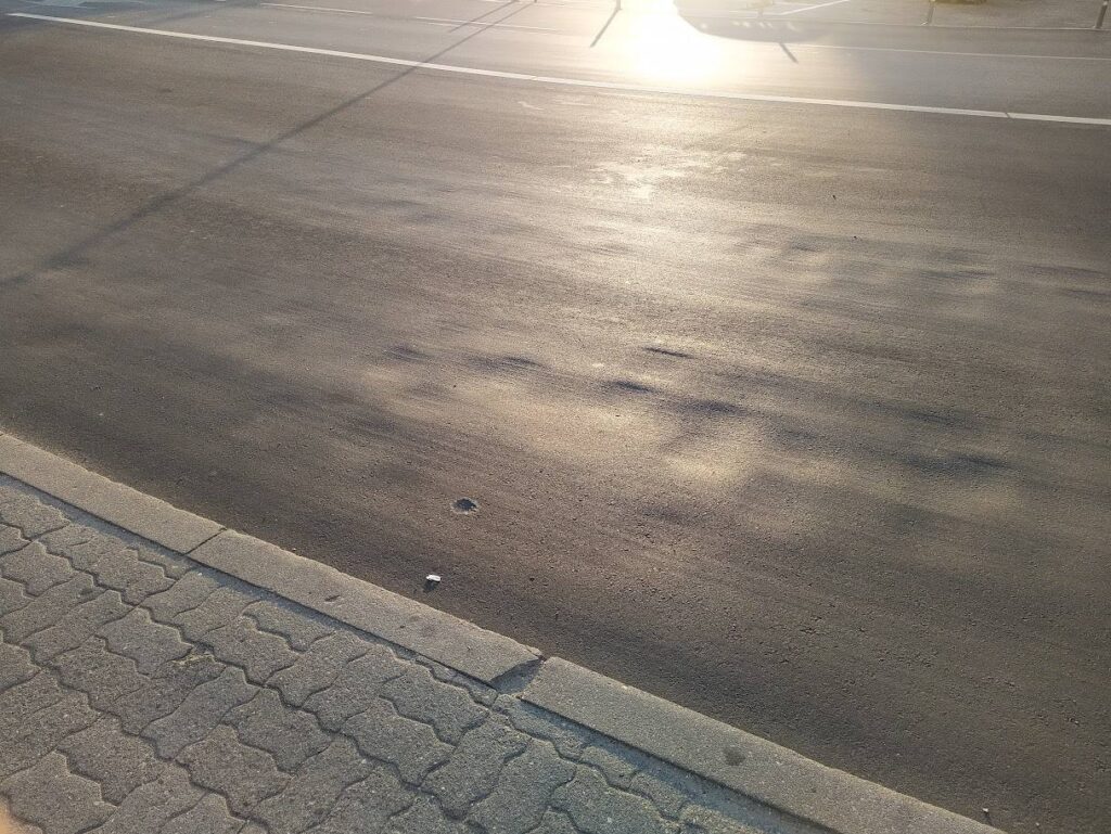 NAUJAS asfaltas stoties žiede
