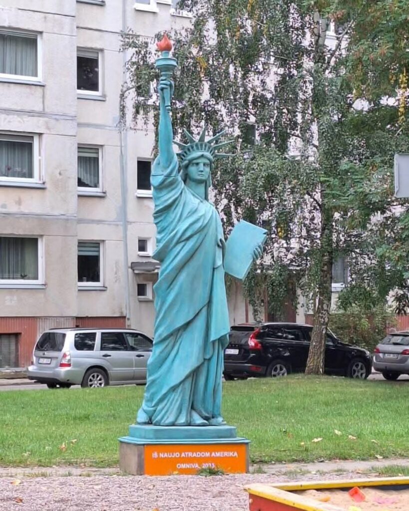 Laisvės statula Šeškinėje