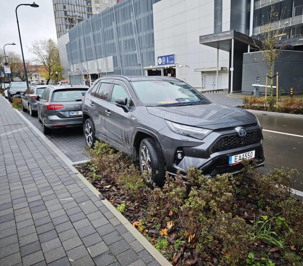 #parking #driverlicense #parkavimas #toyota #cityhero