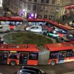 Osle, Norvegijoje 4 ilgieji autobusai užsiblokavo žiede ir negalėjo pravažiuoti!
