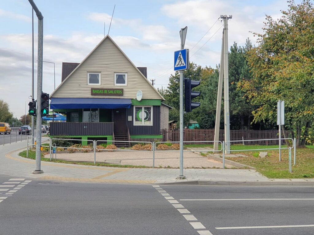 BARAS IR SALOTOS