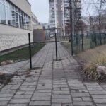 Tokie mokyklų aptvėrimai yra apgailėtini