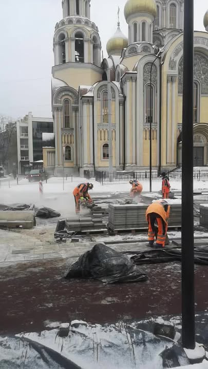 Šaligatvio tiesimas prie -11 laipsnių #fegda #vilniusnow #saligatvis