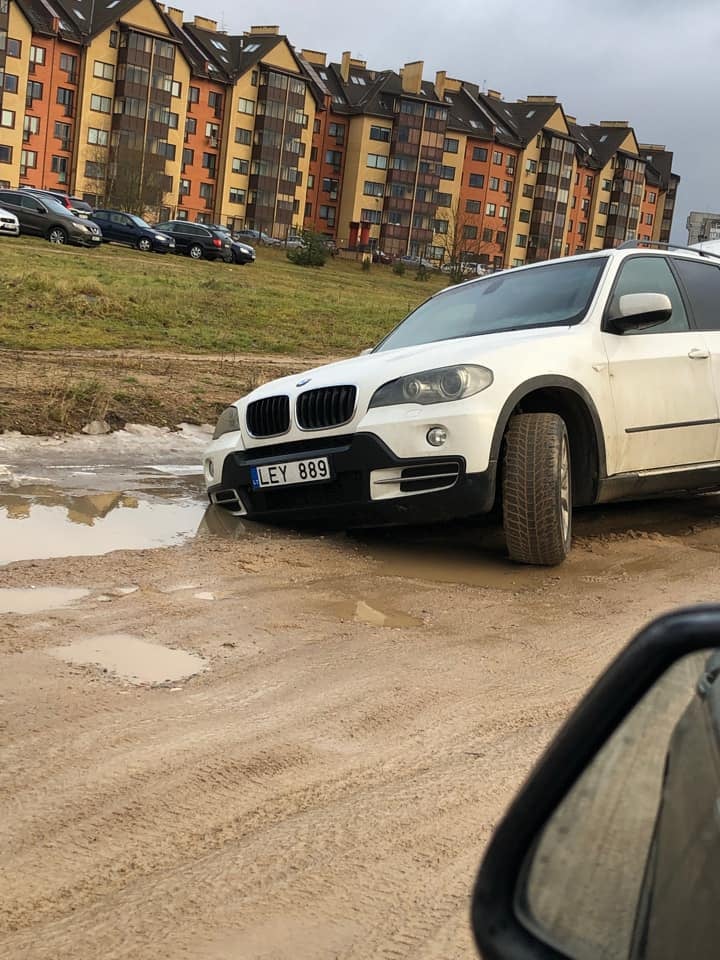 Gyvenimas gamtos apsuptyje (šalia rekreacinė zona, Salotės ir Gilužio ežerai) - parašyta…