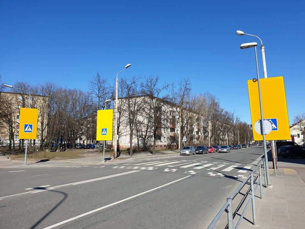Pastaruoju metu Susisiekimo ministerijos taip įkyriai proteguojami ryškūs skydai niekaip…