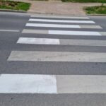 Vilnius sugeba ne tik lopyti gabalais asfaltą, bet net ir linijas dažyti gabaliukais
