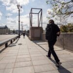 Ant Žaliojo tilto iškilo meninė instaliacija - MadeinVilnius.lt - Vilniaus naujienų dienoraštis