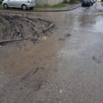 Gyventojų mašinų buvo per mažai, dabar kiemus purvynais paverčia... šiukšlių išvežėjai